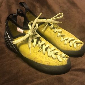 Mad Rock Science Friction climbing shoes sz6 NWOT